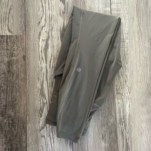 Fast and Free High-Rise Tight 25"
5 Pocket
